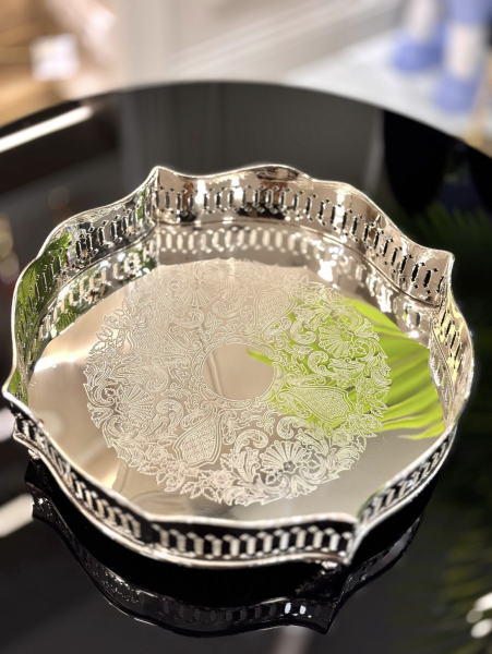 Yüksek Ayaklı Gümüş Yuvarlak Tepsi