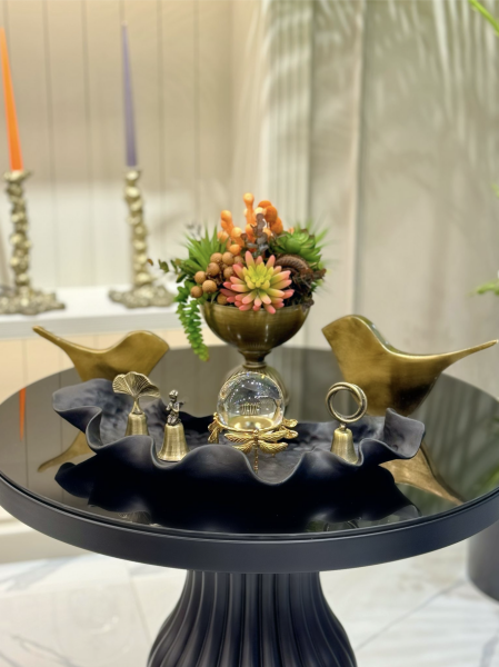 Metal Eskitme Saksılı Çiçek Aranjmanı