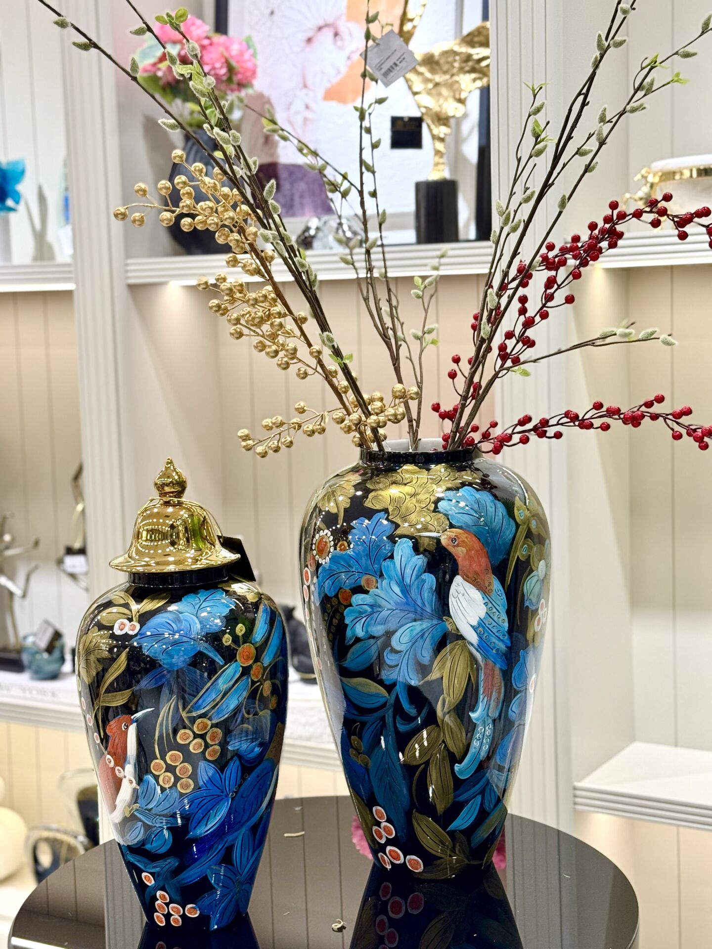 Essent Mavi Siyah Kırmızı Kapaklı Vazo