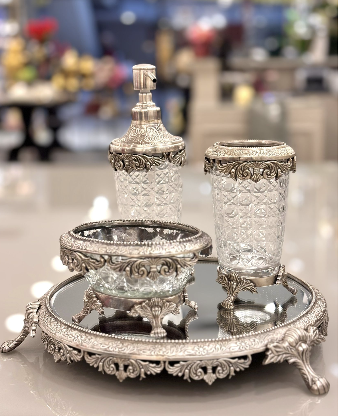 Antika Gümüş Banyo Takımı