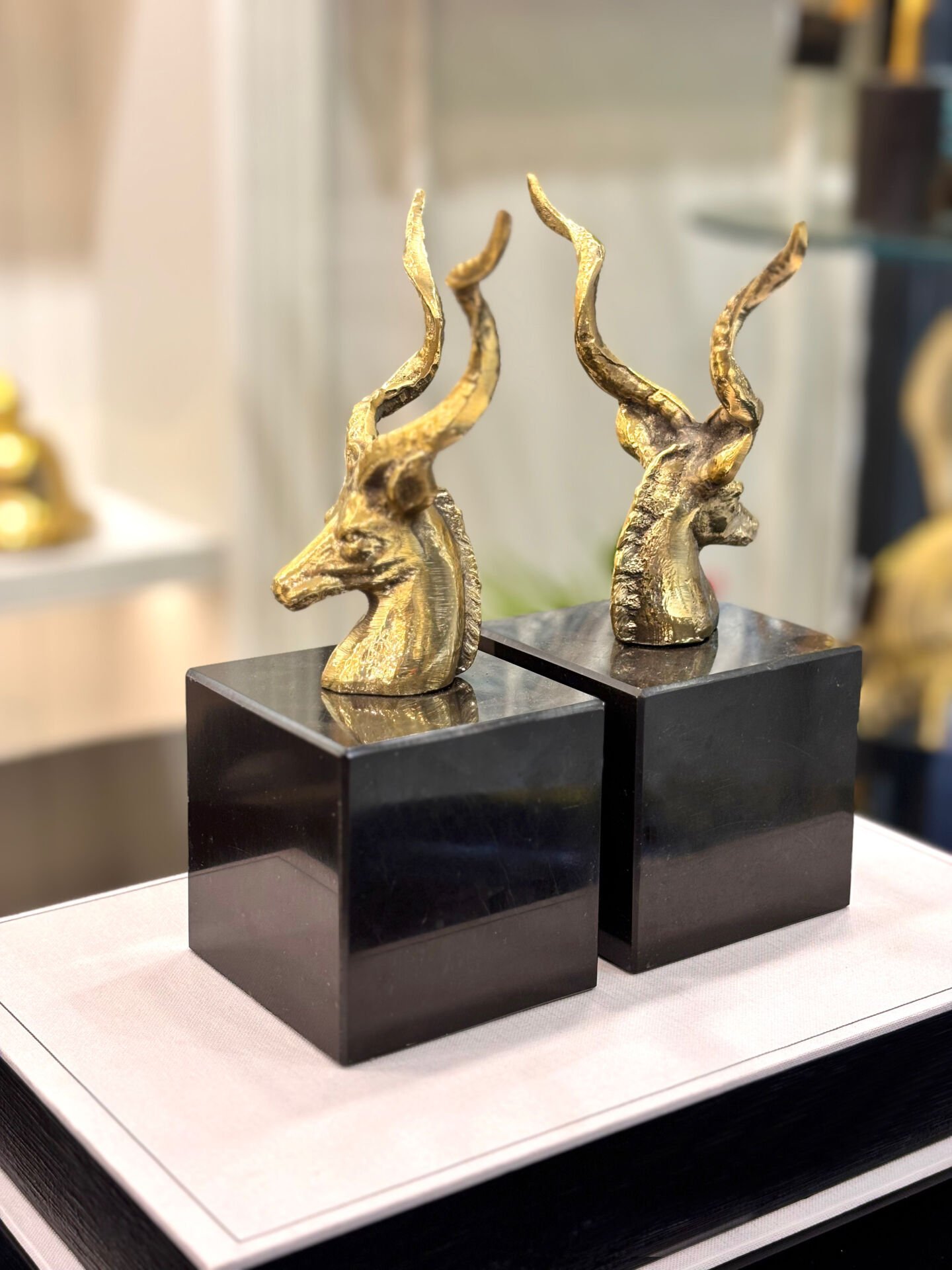 Gold Geyik Başları Kitap Tutucu