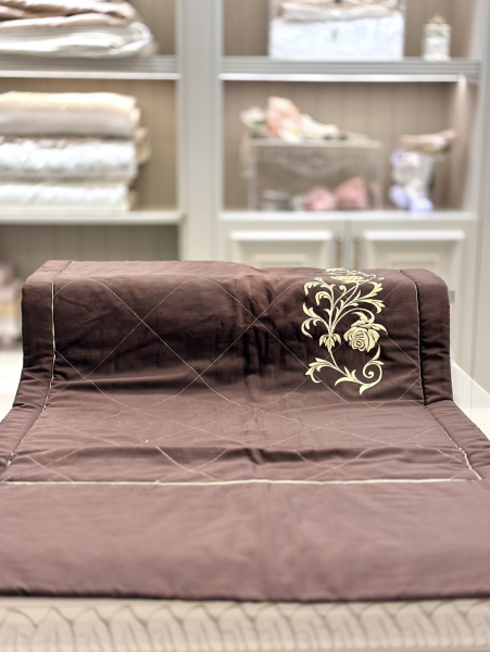 Kahverengi Gold Nakışlı Seccade