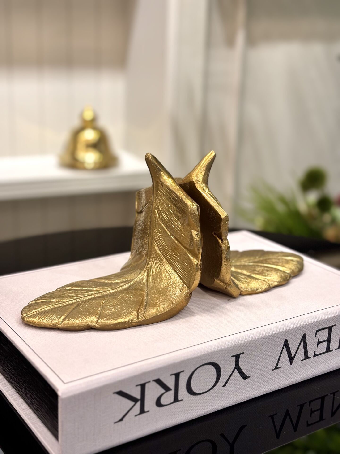 Masa Üstü Altın Yaprak Kitap Tutucu