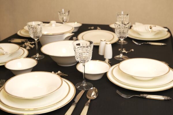 Mikasa Moor Gracia 74 Parça Bonechina Yemek Seti Gold