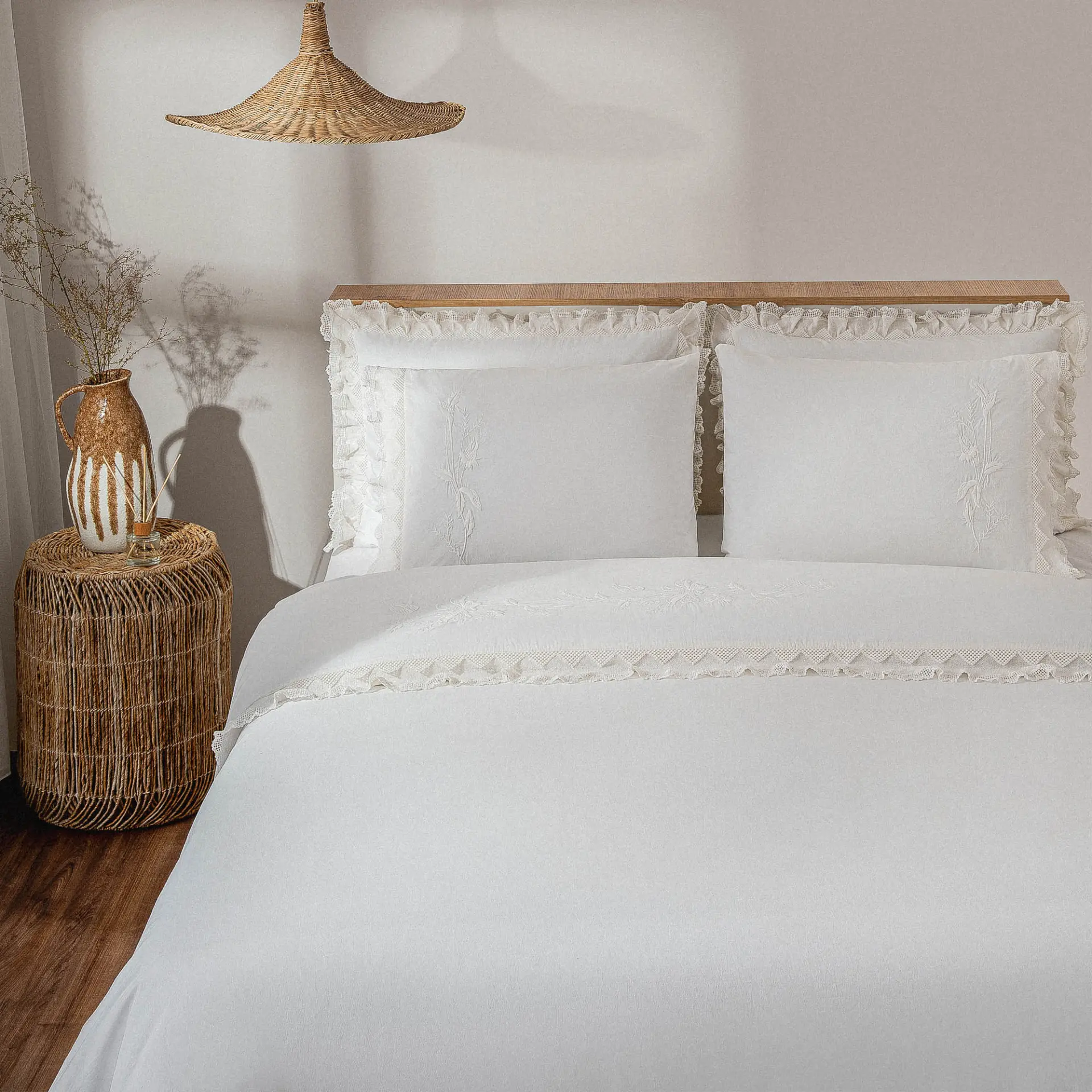 Paye Çift Kişilik Nevresim Takımı Organik Pamuk Perkal Nakışlı Dantelli Krem