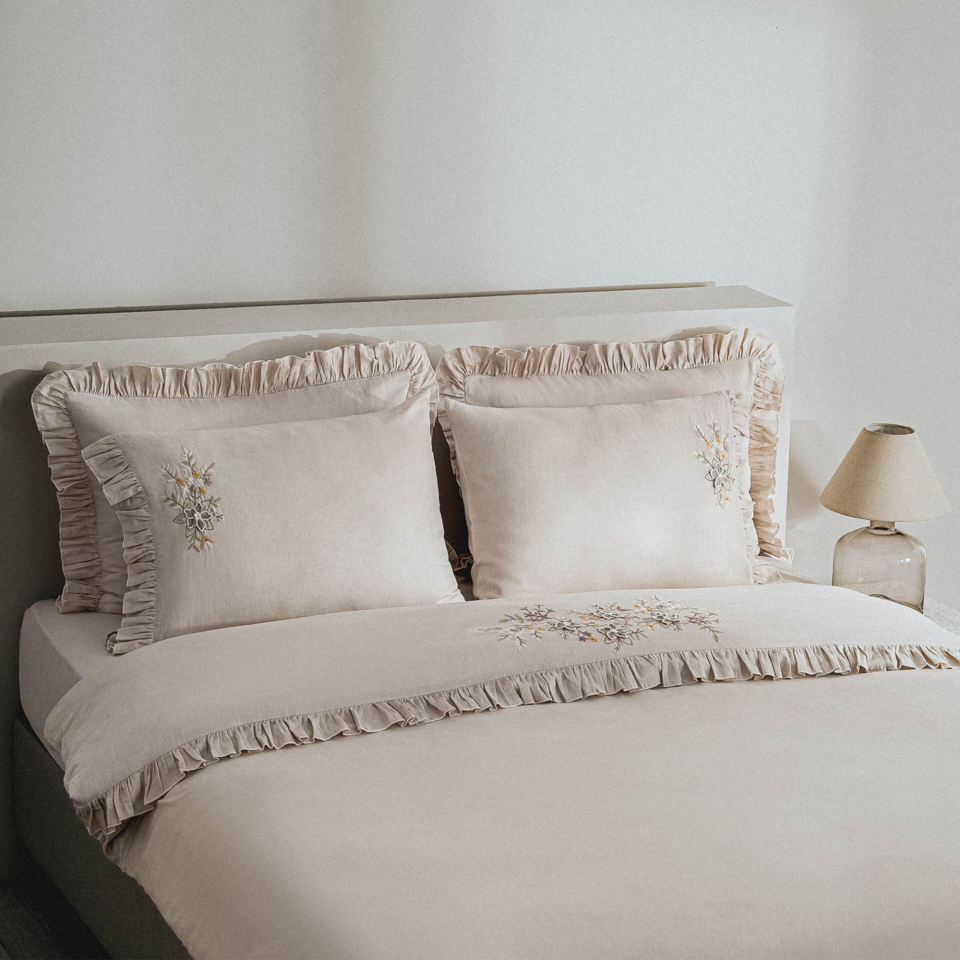 Zaira Çift Kişilik Nevresim Takımı Organik Pamuk Saten El Nakışlı Bej