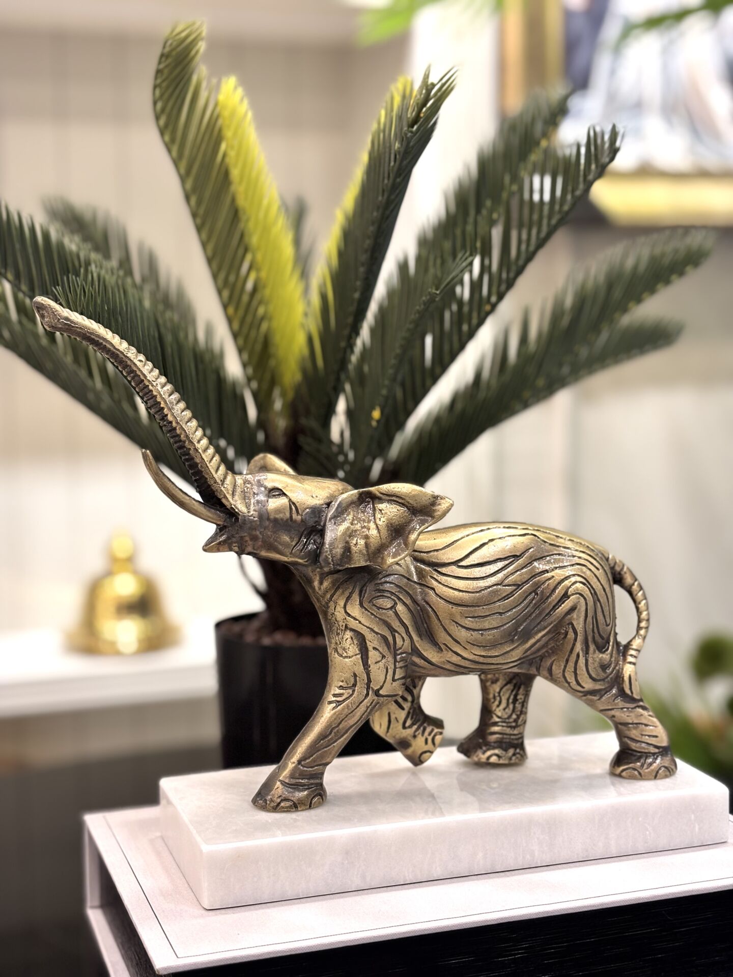 Mermer Ayaklı Pirinç Fil