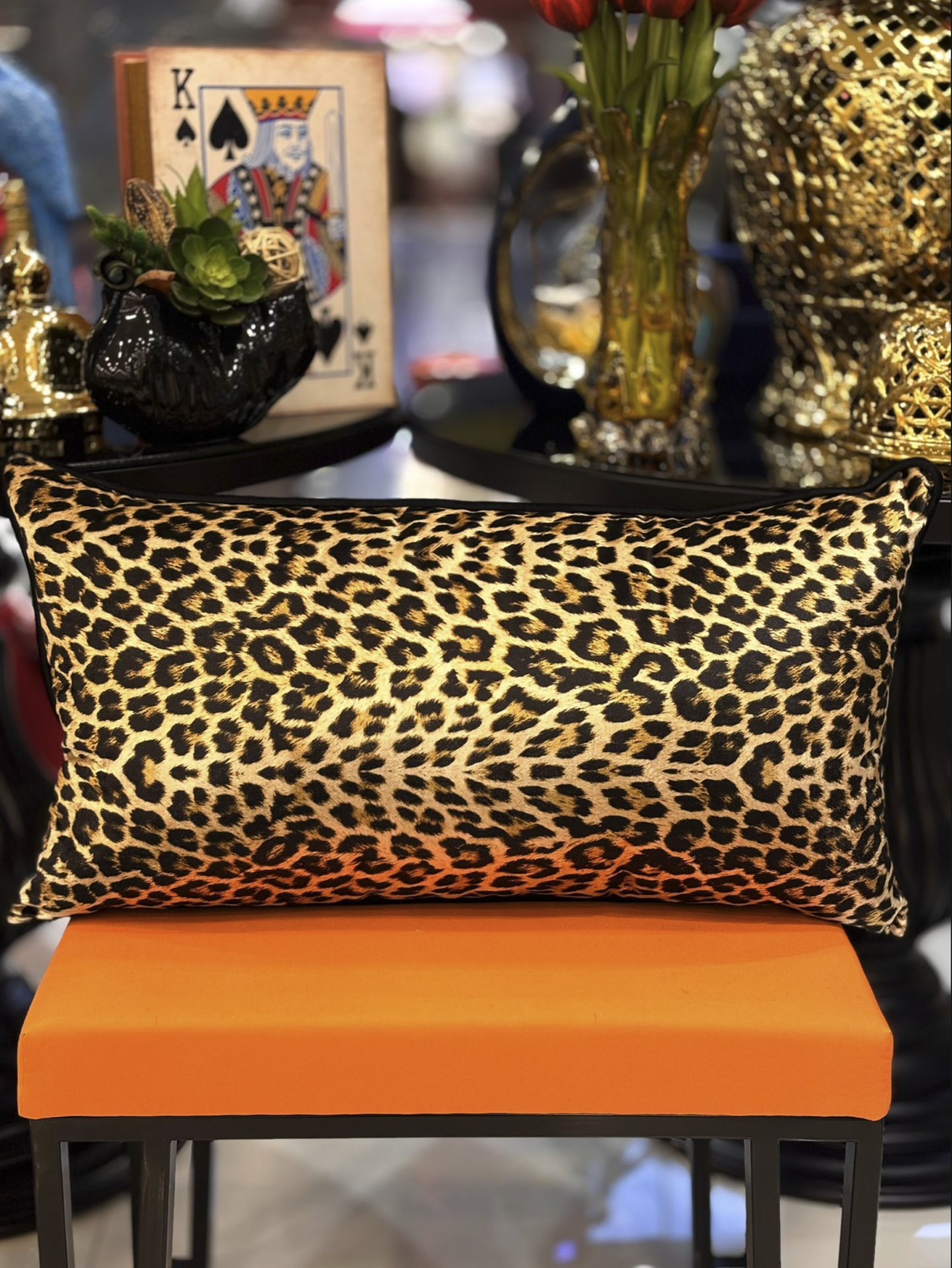 Siyah Leopar Kadife Yastık