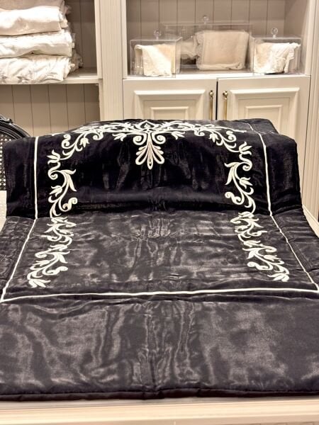 Siyah Gümüş Nakışlı Seccade