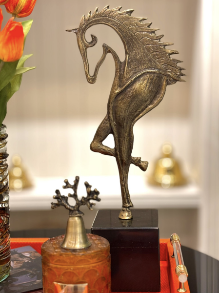 Mermer Tabanlı At Figürü