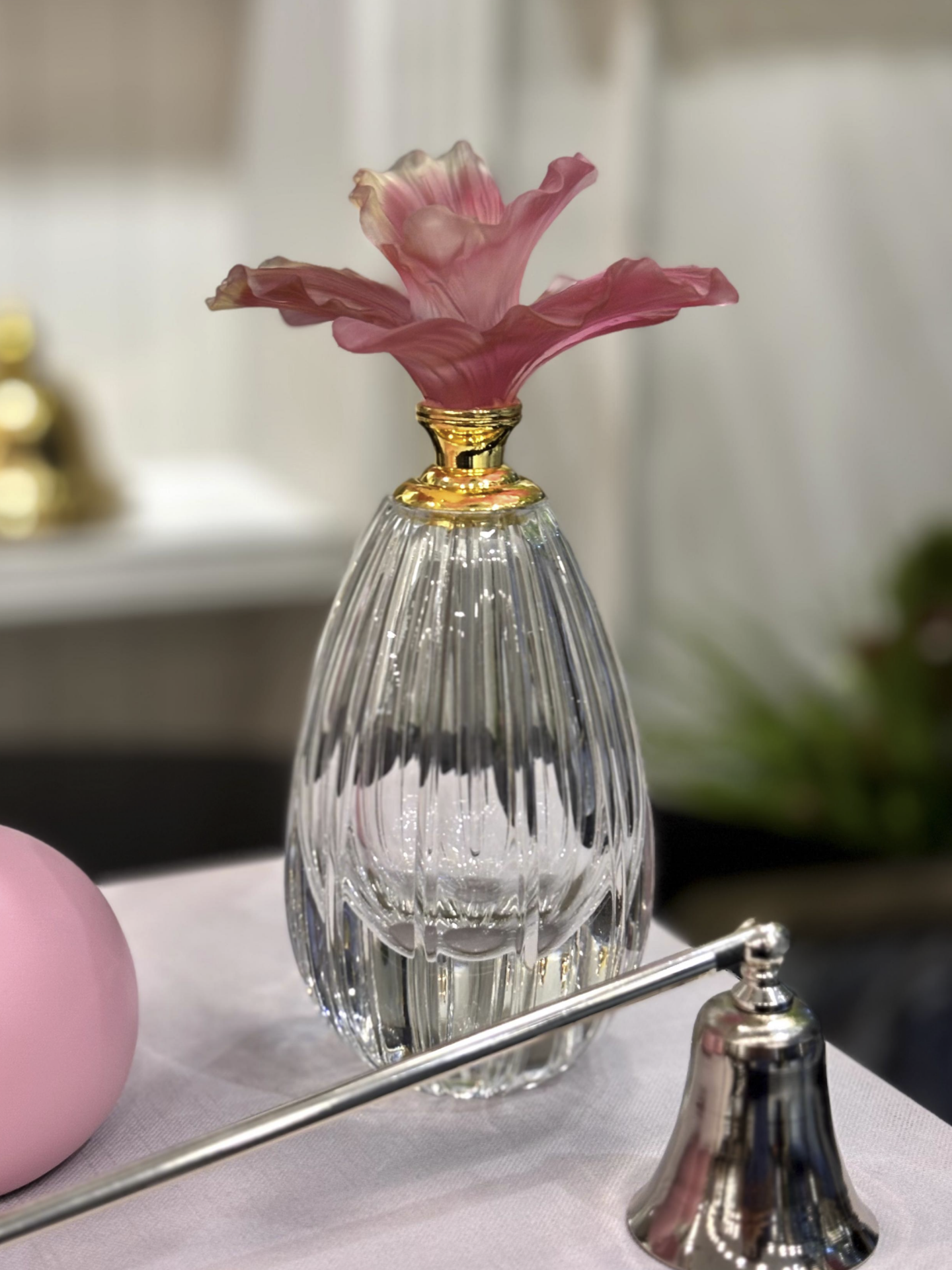 Mikasa Moor Pembe Parfüm Şişesi